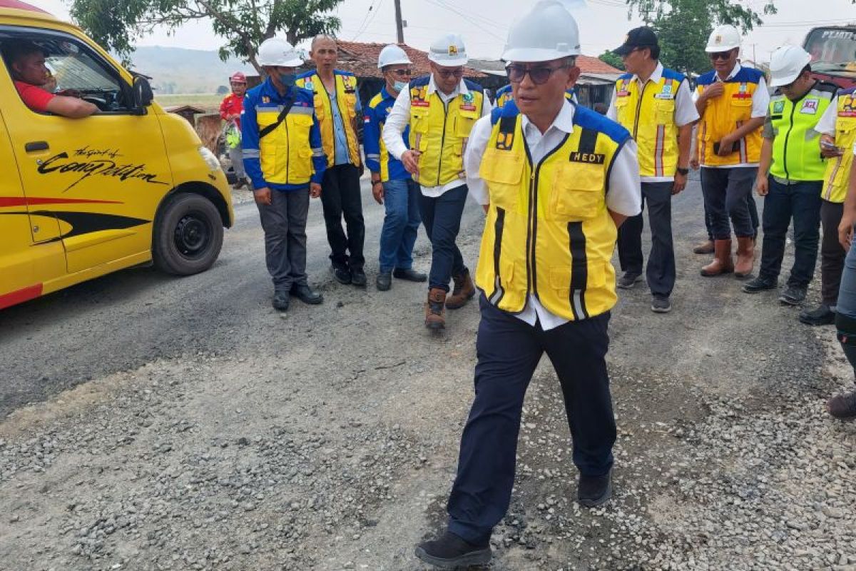 Kementerian PUPR prioritaskan perbaikan jalan akses perekonomian