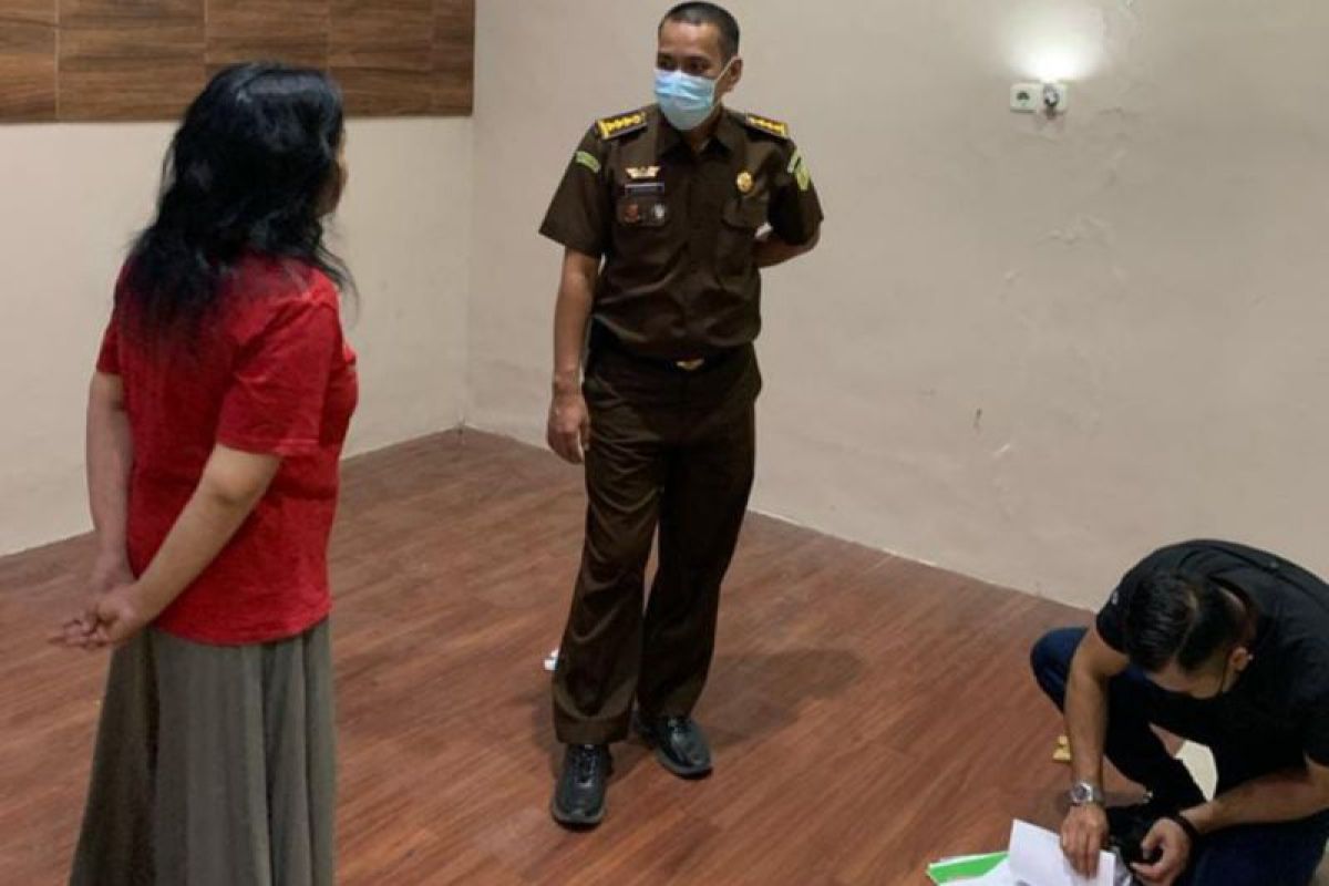 Kejati Sulteng menggeledah rumah tersangka korupsi BPJN XIV