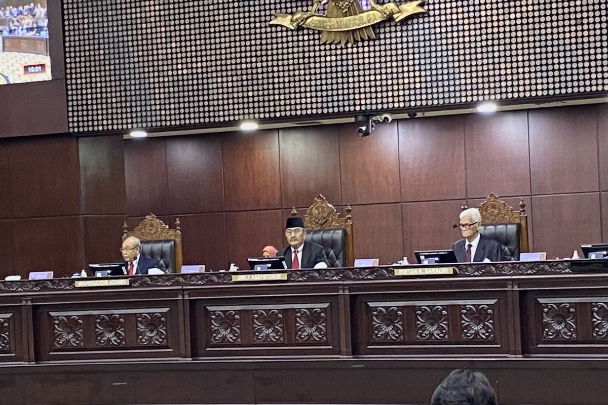 MKMK nyatakan Saldi Isra tak langgar etik soal dissenting opinion