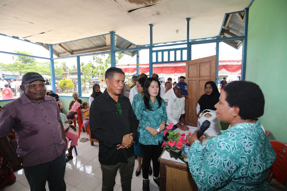 Penjabat Gubernur Papua ajak ASN Keerom jadi orang tua asuh anak stunting