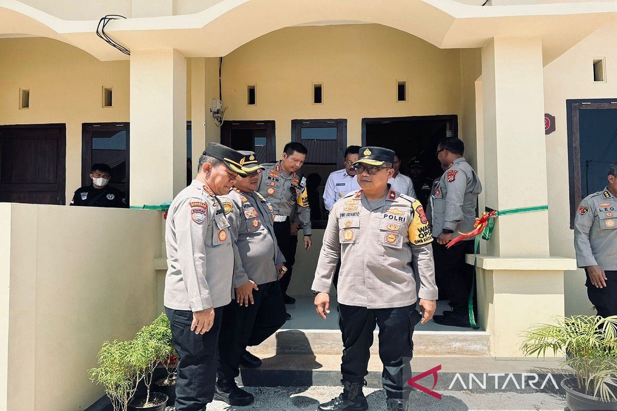 Diresmikan, 20 unit Rumah Dinas Polri di Buton Utara