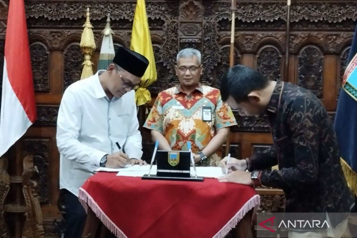 Pemkab Kudus tandatangani NPHD Pilkada  Kudus 2024