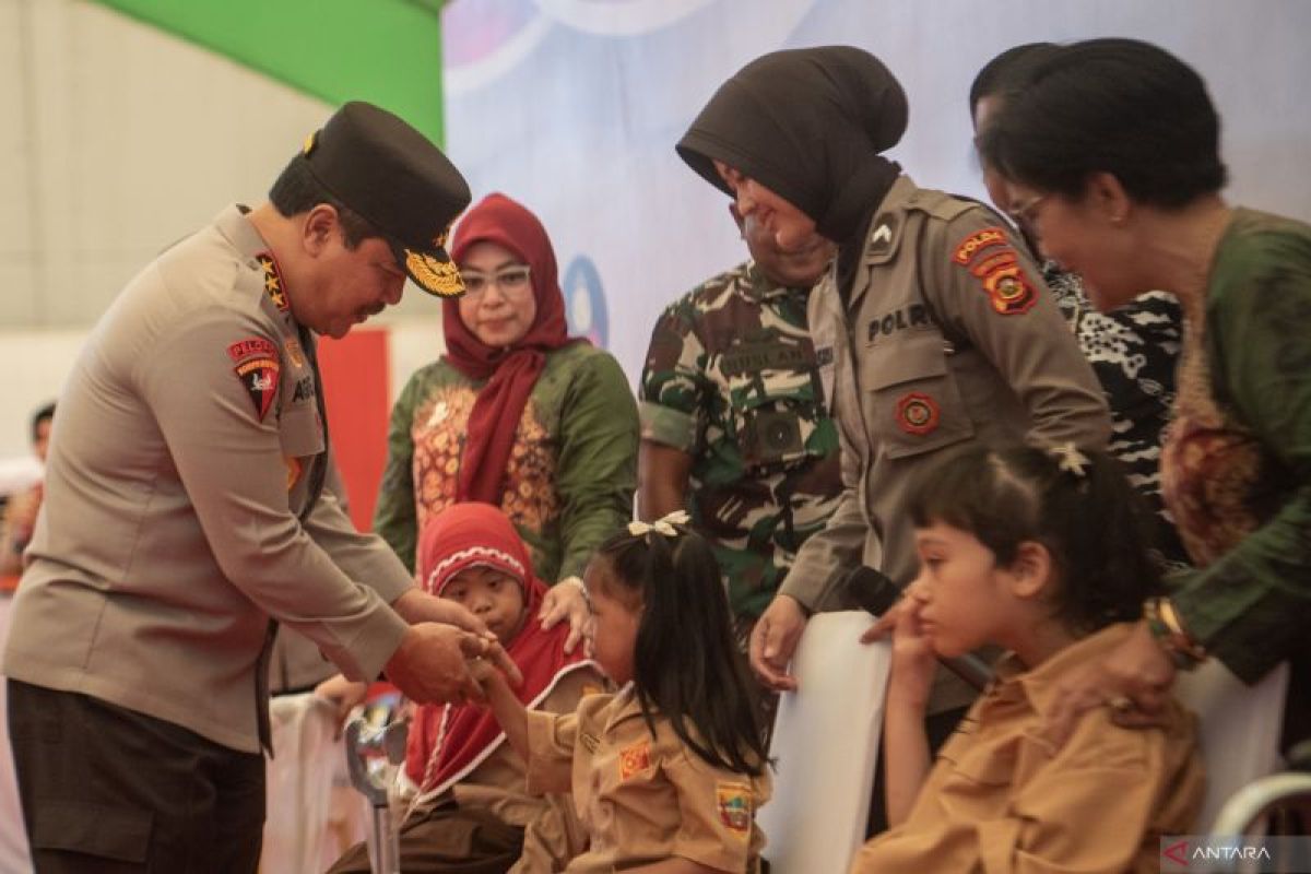 Wakapolri hadiri bakti kesehatan dan baksos di Palembang