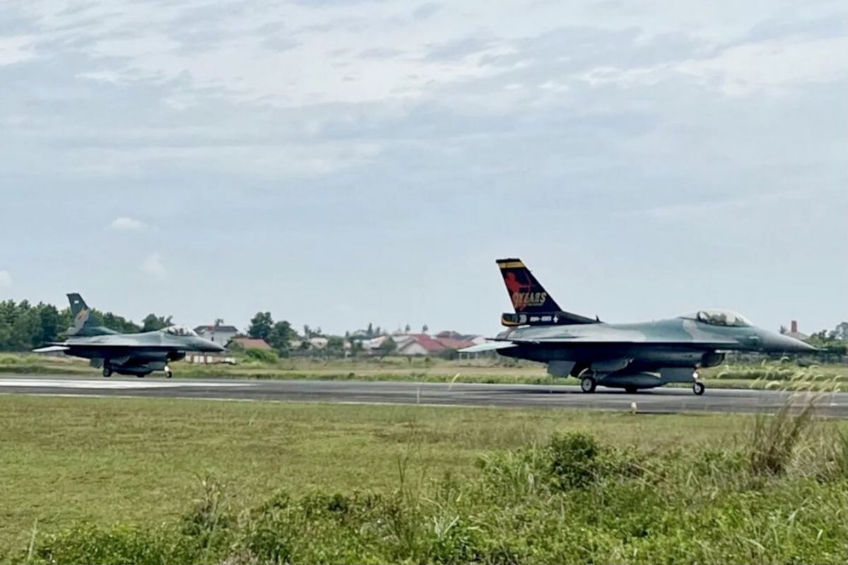 TNI AU dan Angkatan Udara Malaysia patroli bersama di atas perairan Selat Malaka