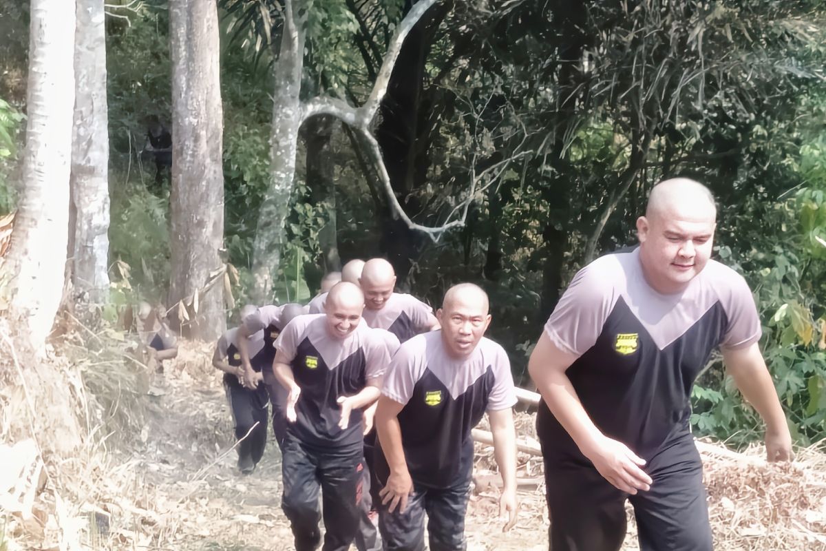 Pengelola Tol Bakter latih kesiapan fisik Satpam hadapi Natal dan Tahun Baru