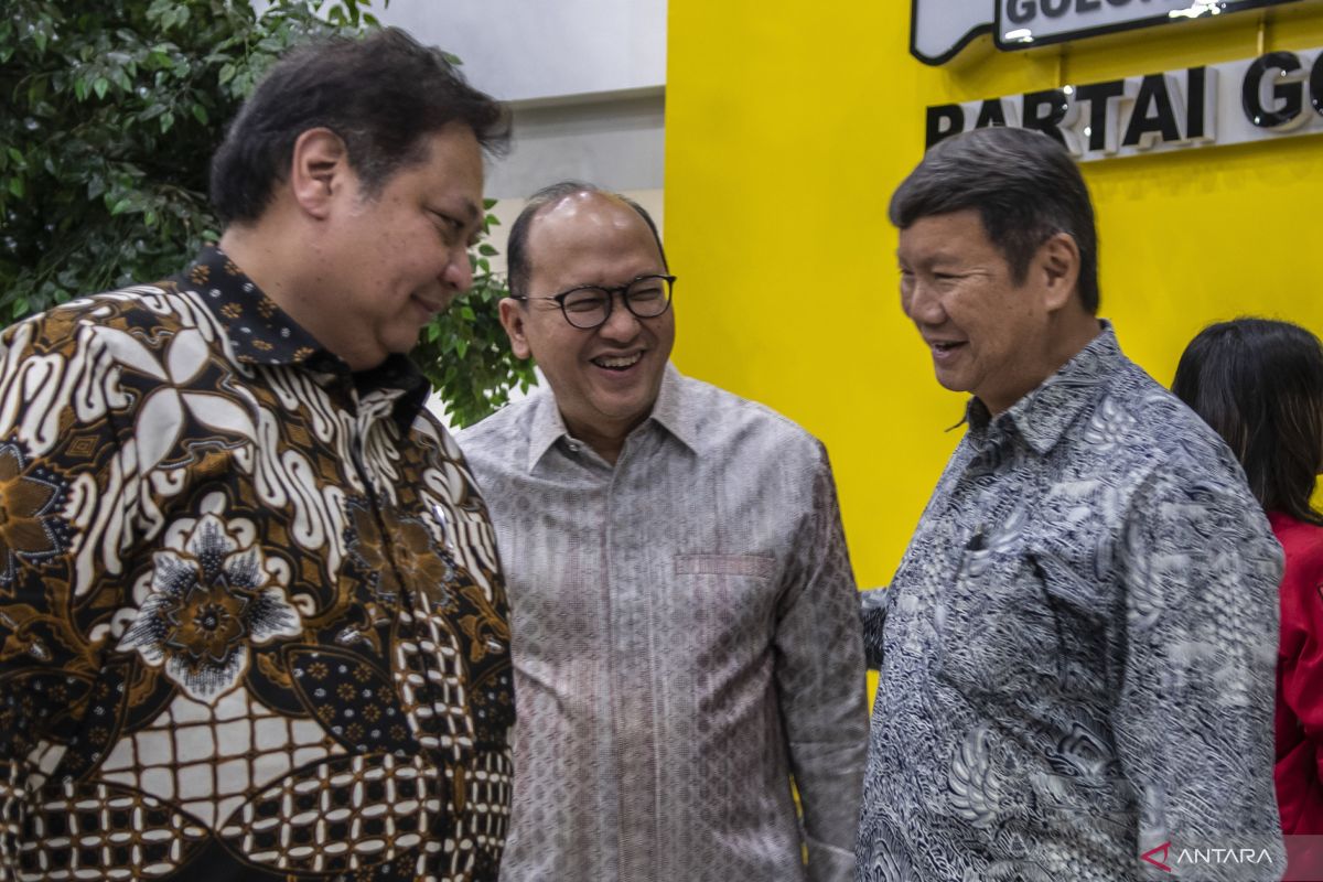 Ketum Golkar Airlangga Hartarto berpeluang pimpin koalisi besar