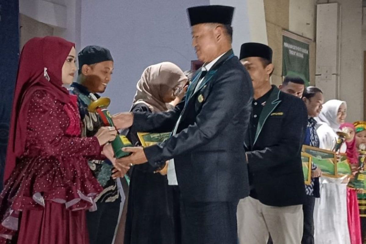 Duta qasidah putri Kapuas raih juara 1 nasional