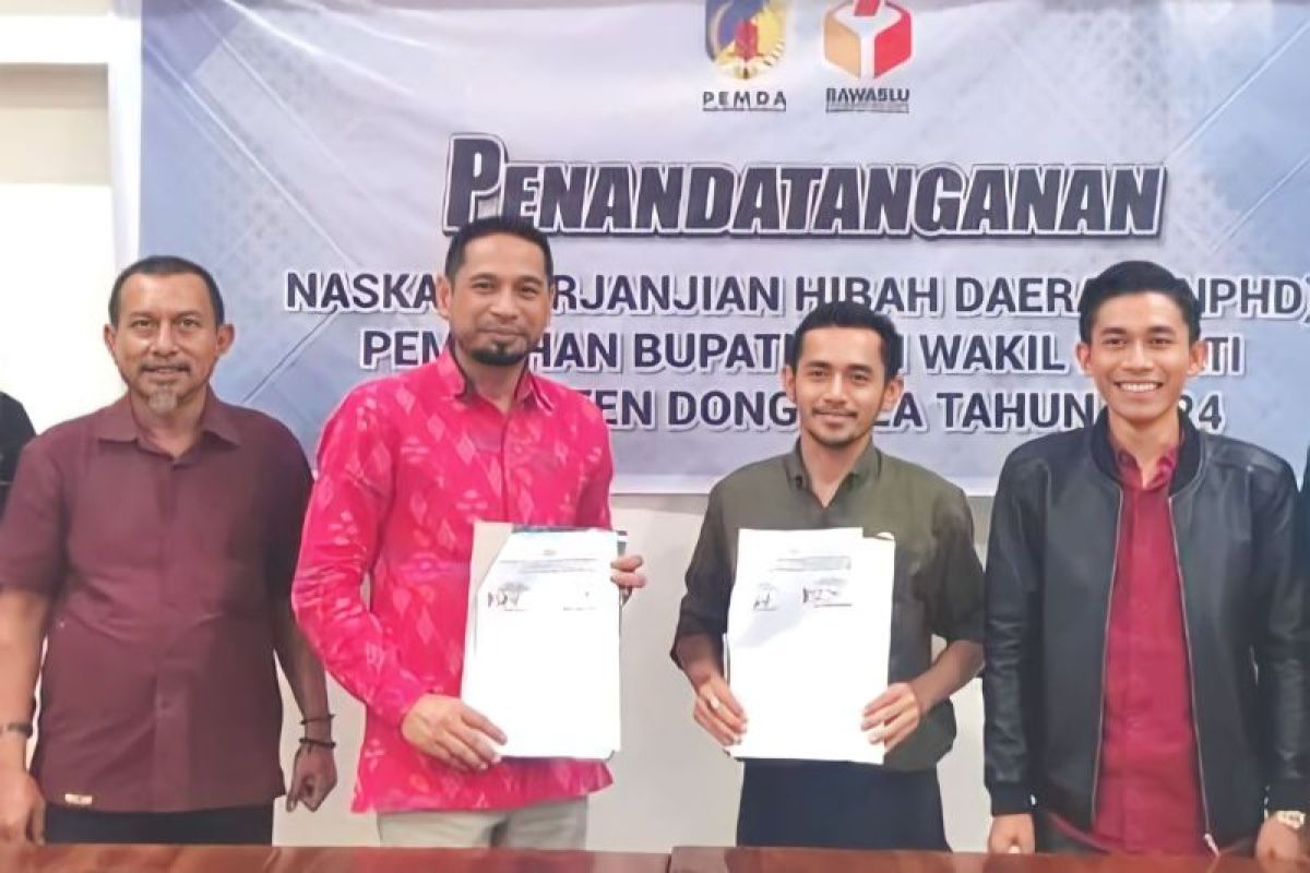 Pemkab Donggala serahkan hibah sebesar Rp18 miliar ke Bawaslu