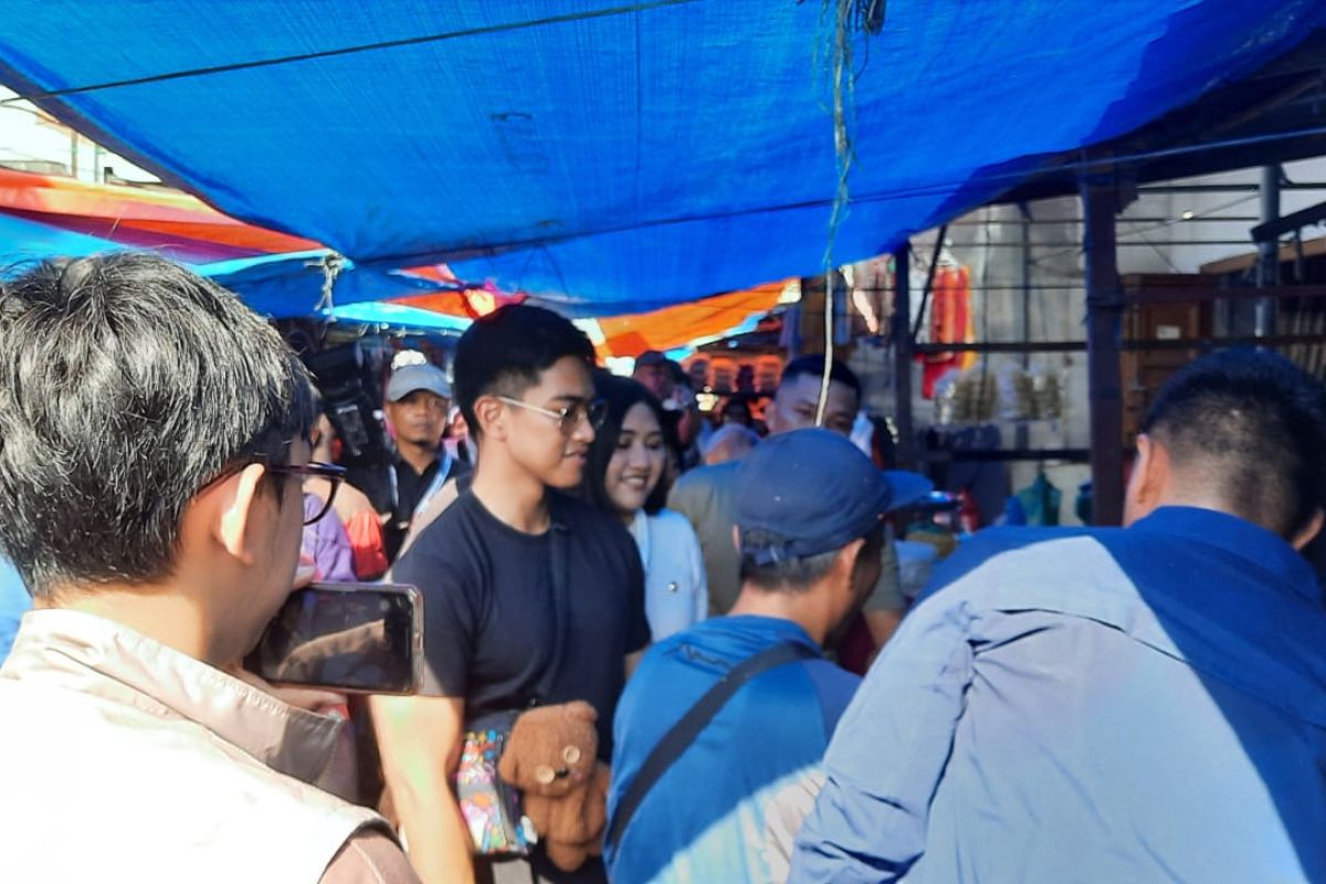 Hari kedua safari politik, Kaesang lanjutkan blusukan di Medan
