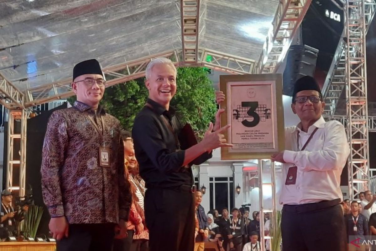 Ganjar-Mahfud dapat nomor 3 spontan gaya metal-senyum sumingrah