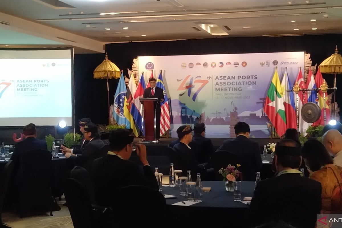 Pelindo gandeng operator pelabuhan di kawasan ASEAN untuk turunkan biaya logistik