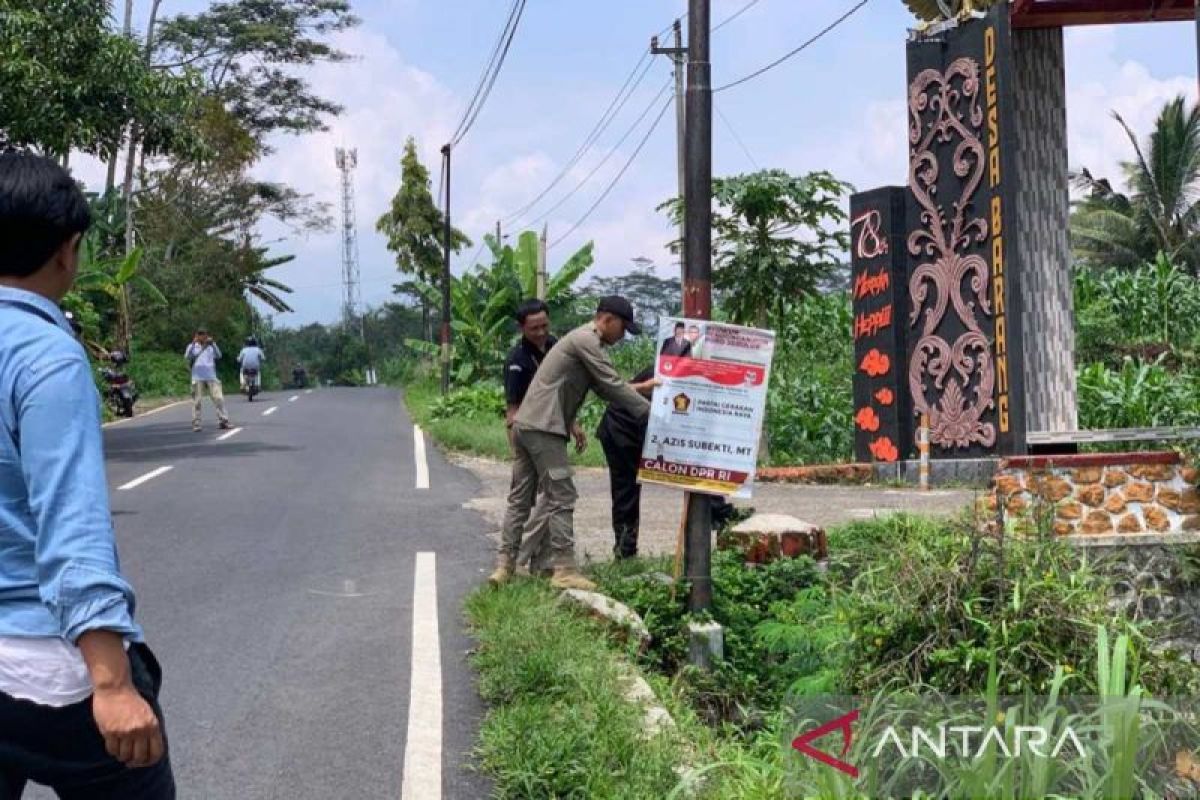 Bawaslu Temanggung tertibkan 95 alat peraga  kampanye