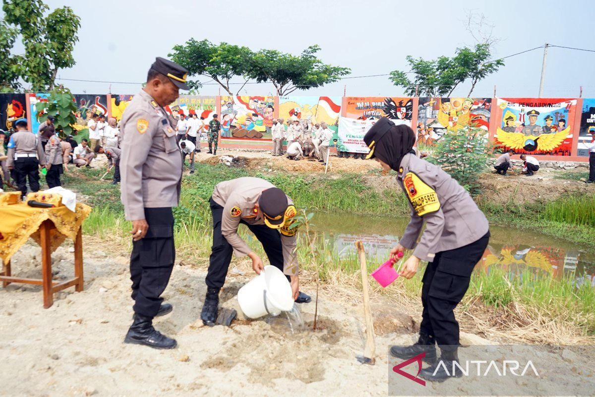 Polres Sukoharjo tanam 1.000 pohon untuk gerakan  penghijauan