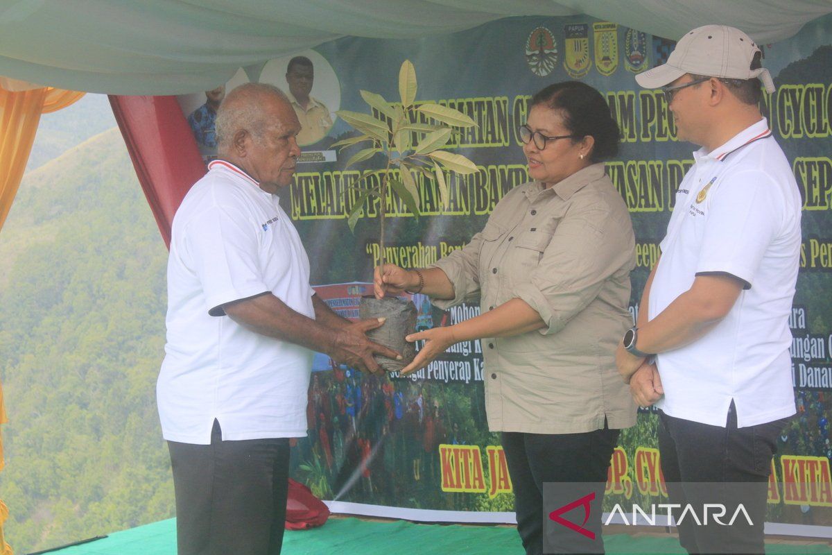 Tokoh adat dukung penanaman bambu mencegah longsor dan banjir