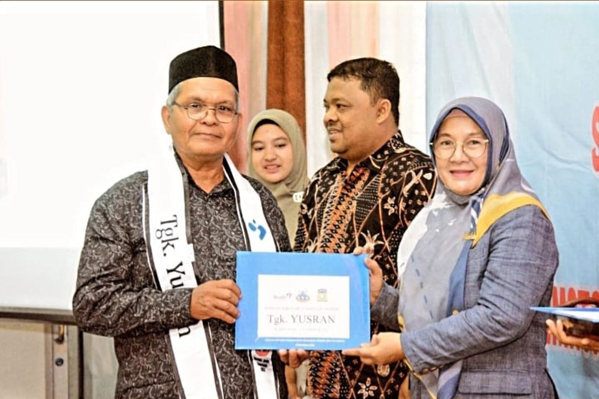 Wisuda siswa sekolah lansia antisipasi populasi menua