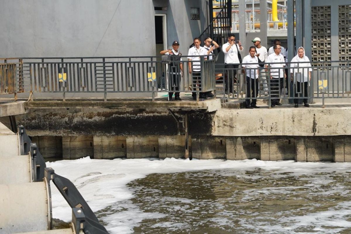 Tanggul laut Tambaklorok target rampung akhir tahun