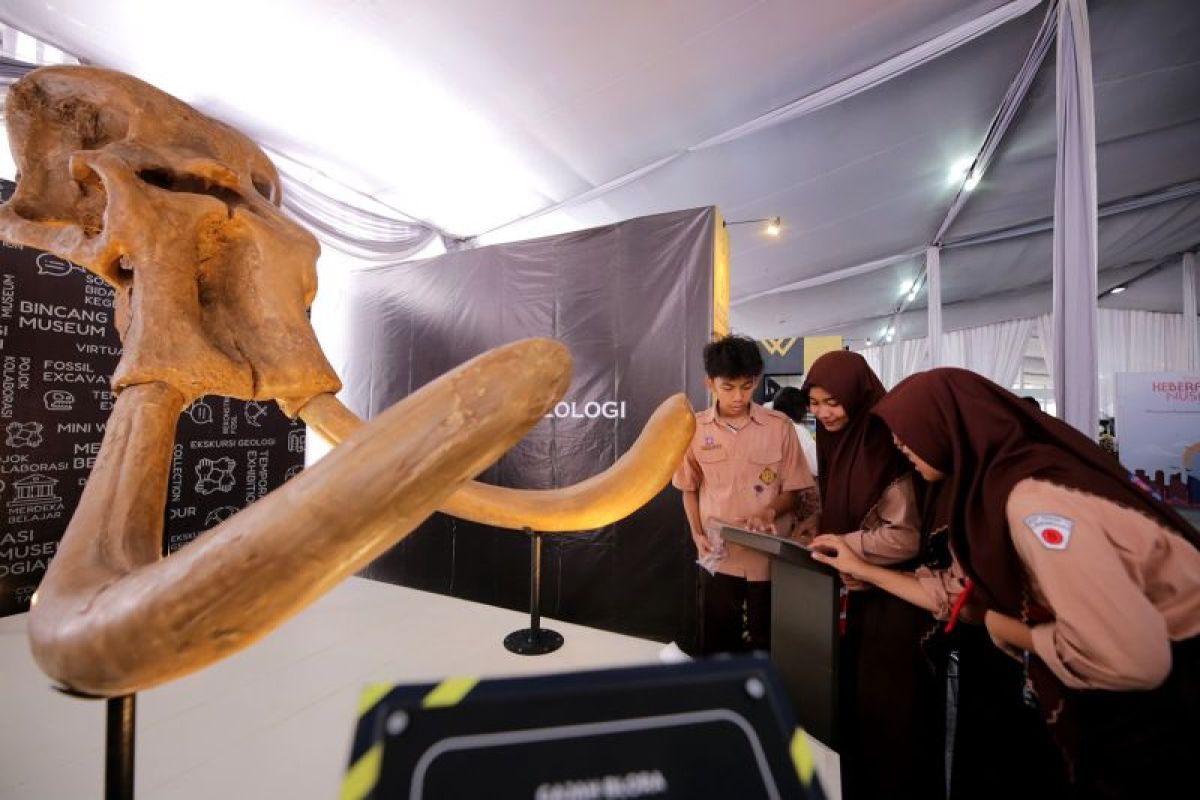 Cross Musea pamerkan koleksi dari 12 museum