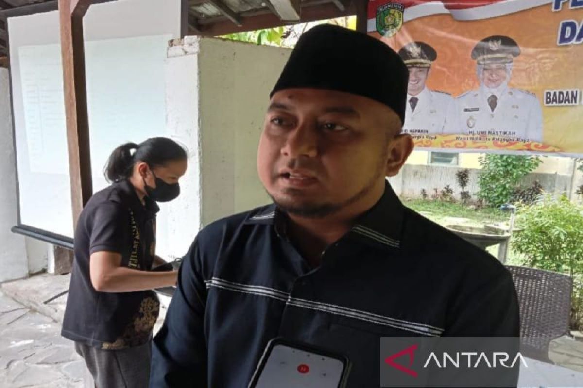 Pemkot Palangka Raya diminta segera pangkas pohon rawan tumbang