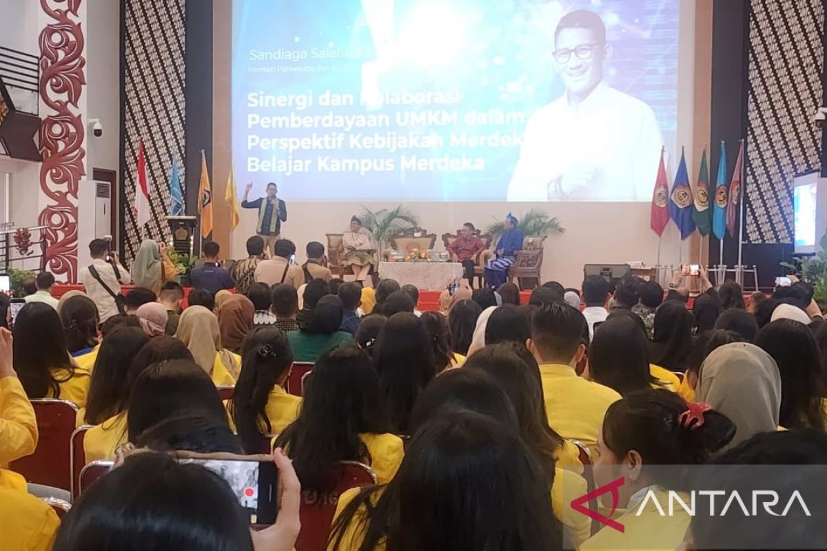 Menparekraf Sandiaga meminta mahasiswa jadi pelaku utama UMKM terdigitalisasi