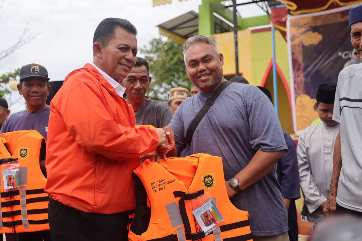 Pemerintah bantu life jacket hingga becak listrik untuk warga Pulau Penyengat