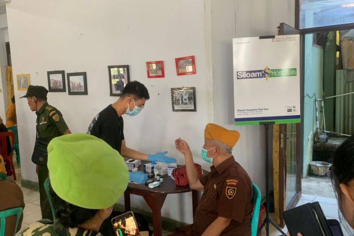 Siloam, Telkomsel dan Benihbaik gelar medical check up veteran perang