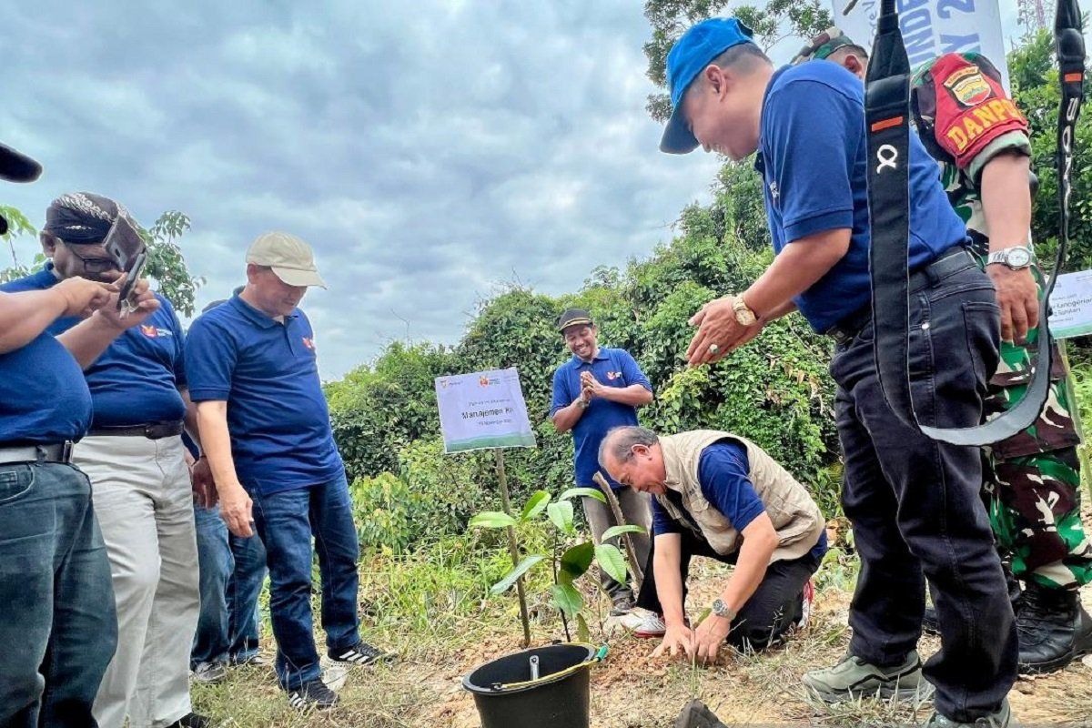 Bakti Sosial RGE Founder's Day 2023 di Kenegerian Gunung Sahilan, karyawan RAPP dan masyarakat Kenduri Kampung