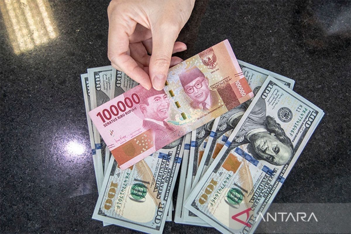 Rupiah lesu di Rp15.648 akibat pemotongan FFR