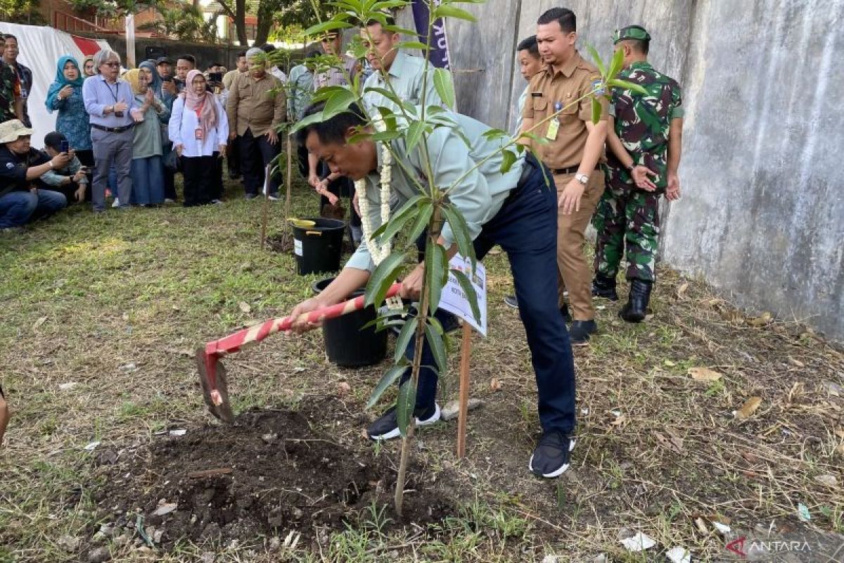 Kota Bandung gencarkan gerakan menanam sayur secara serentak untuk kendalikan inflasi