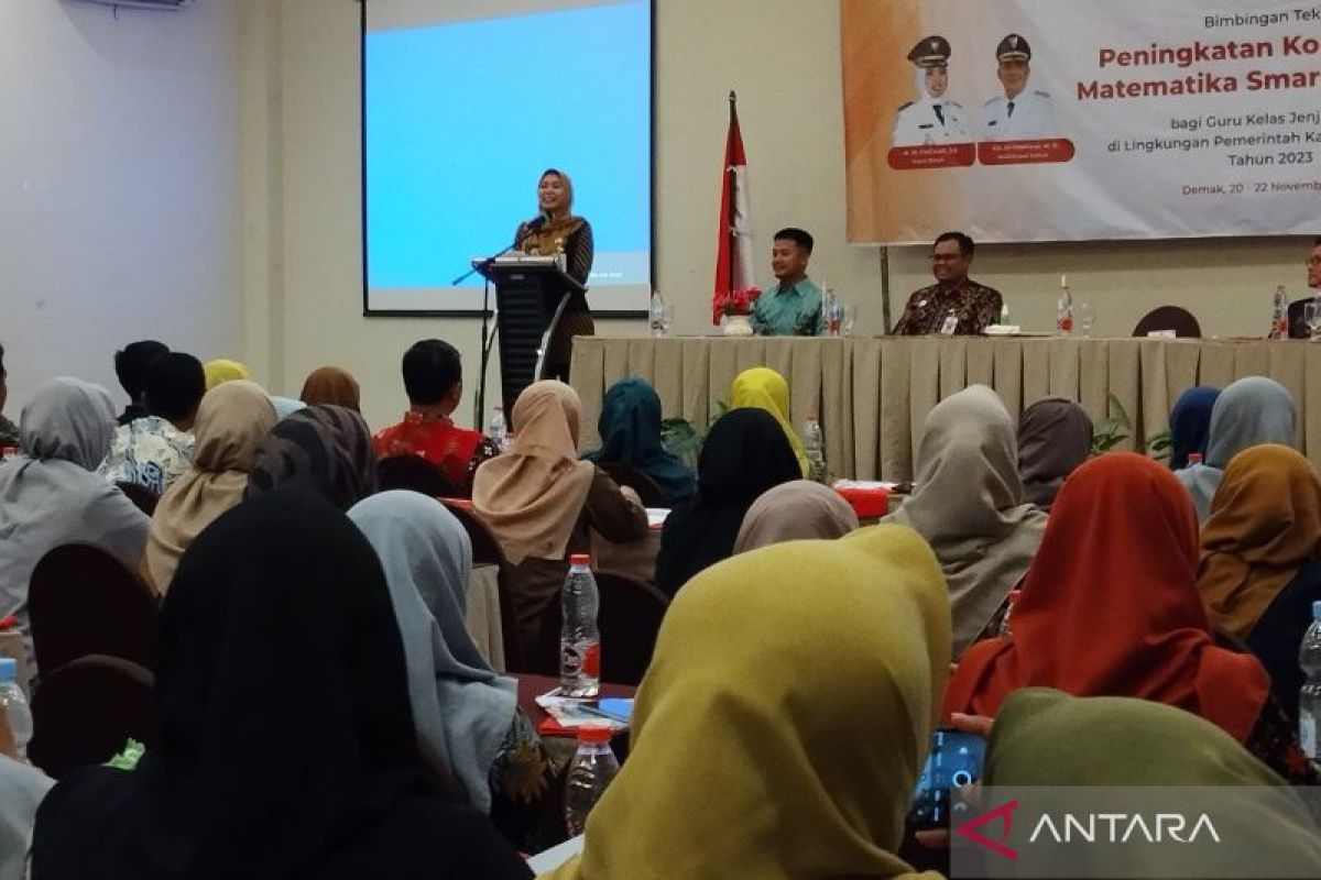 Guru SD di Kabupaten Demak dilatih "smart teaching" pelajaran matematika