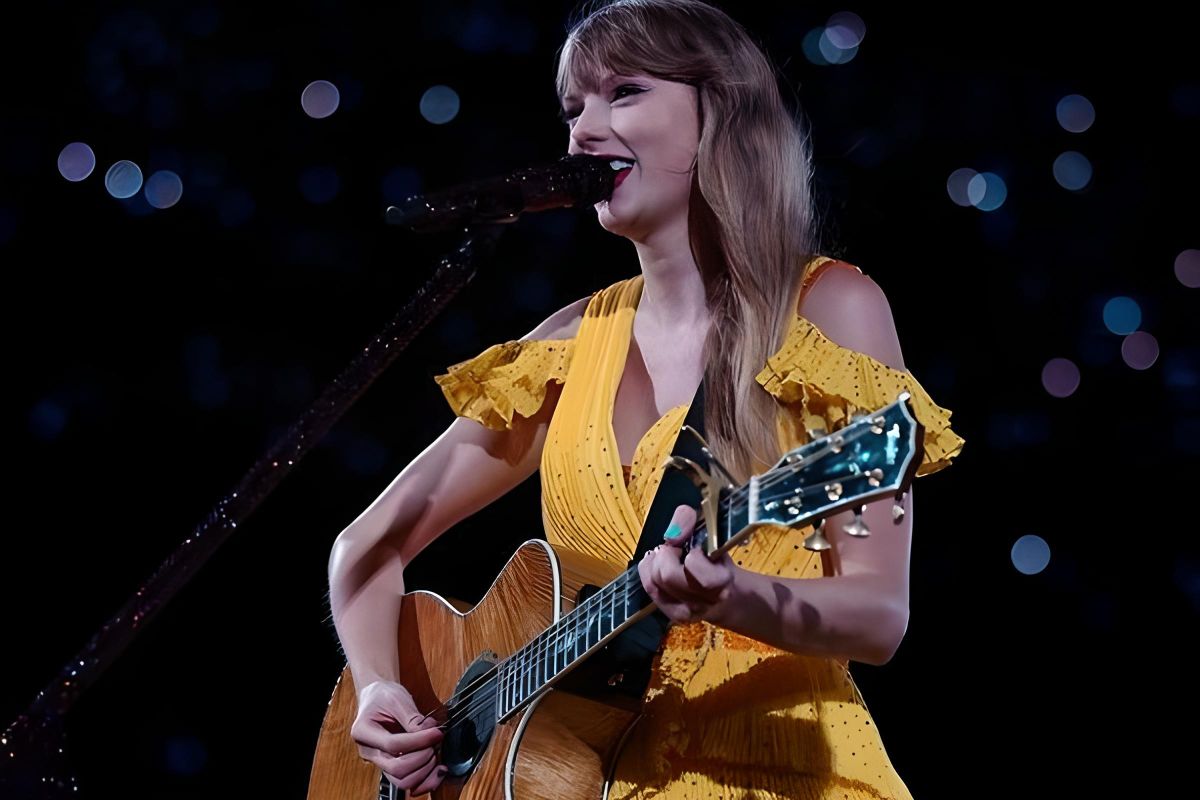 Taylor Swift nyanyikan lagu sendu usai kabar kematian penggemarnya