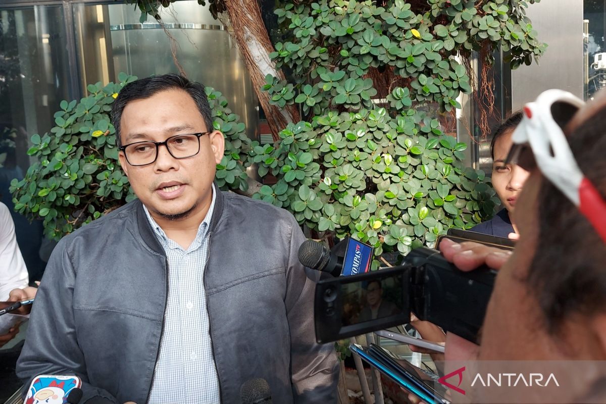 KPK periksa Kepala Dinas Tata Ruang Kota Bekasi Junaedi