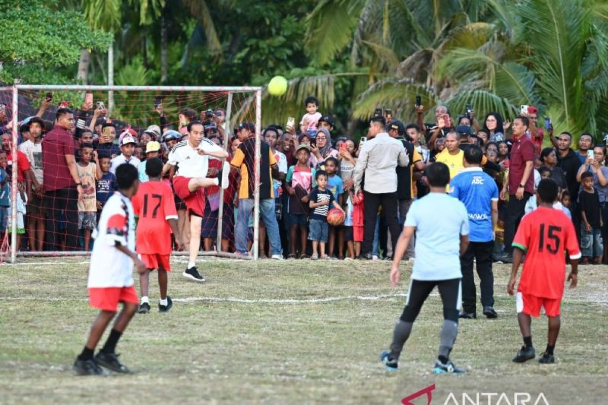 Presiden Jokowi main bola di Papua, Presiden FIFA beri tanggapan