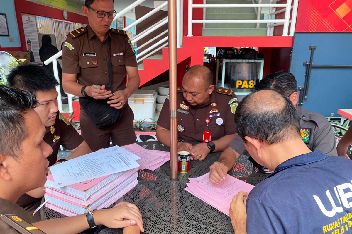 Tersangka korupsi pembangunan Jembatan Sungai Enok ditahan