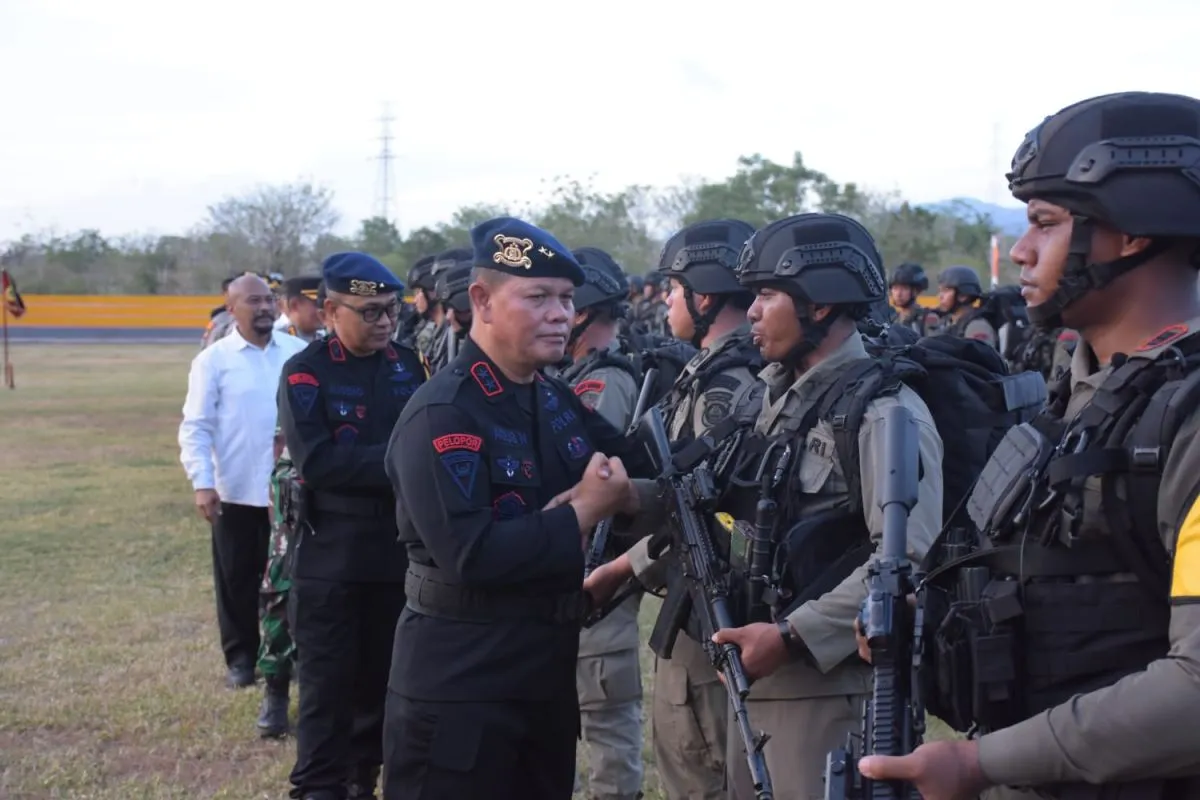 central-sulawesi-police-deploy-110-brimob-personnel-to-papua