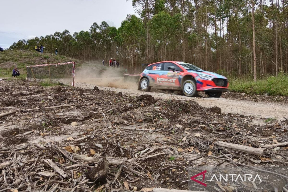 Trek APRC Danau Toba cukup menantang