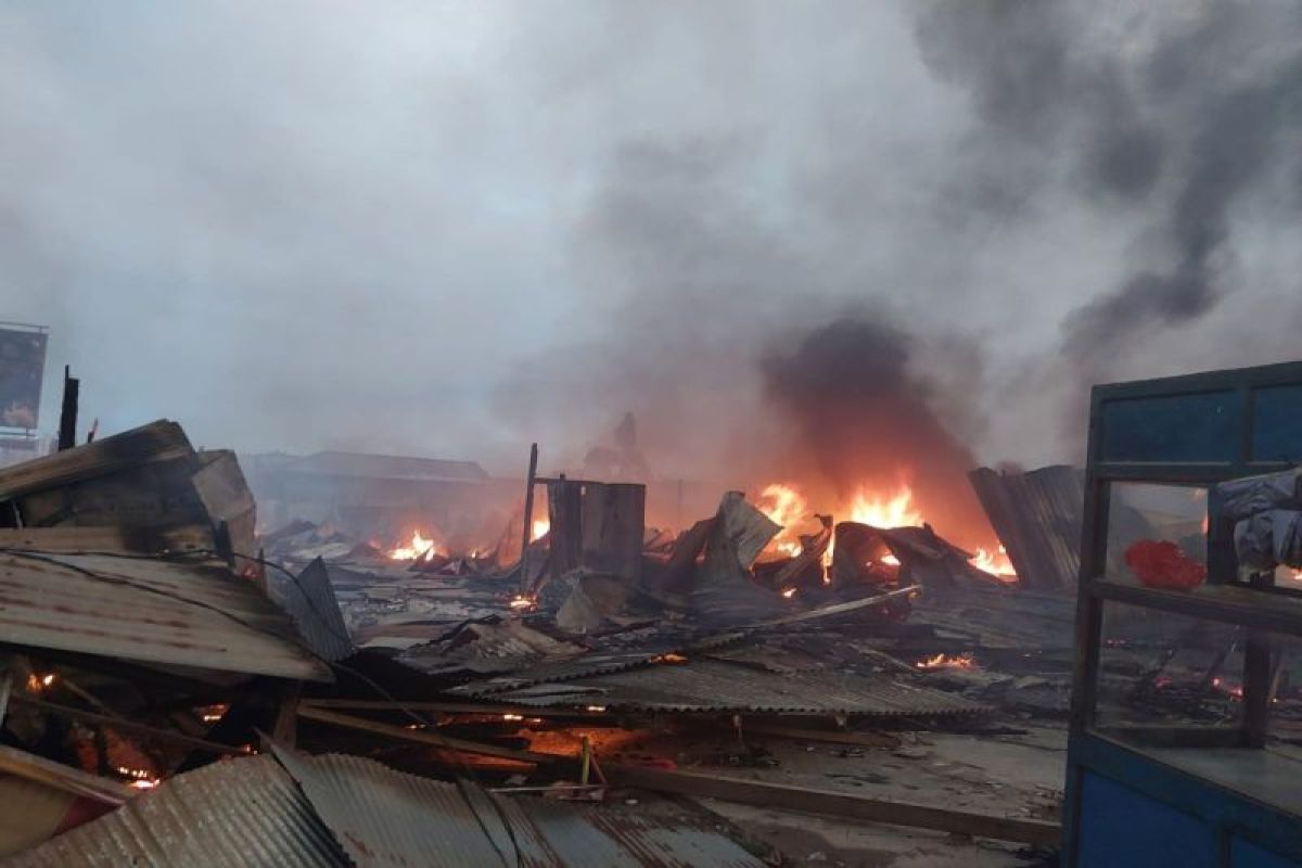 Kebakaran hanguskan puluhan lapak di Pasar Simpang Sebabi