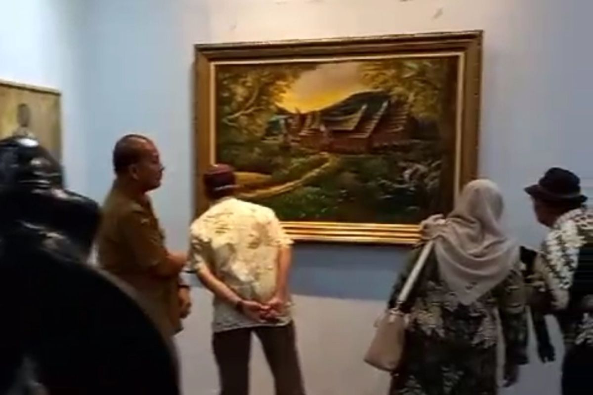 Disbud Sumbar fasilitasi pameran seni rupa mahasiswa