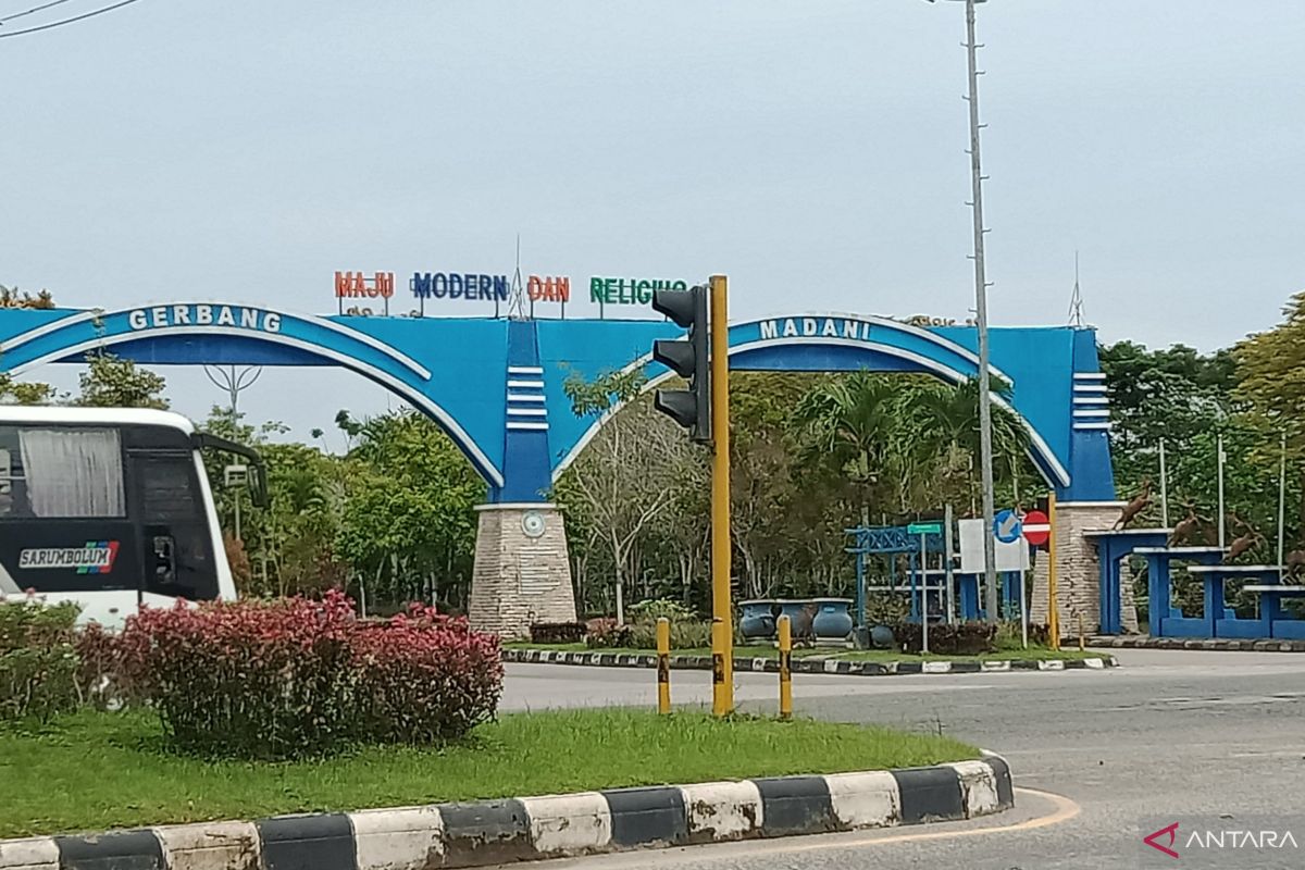 Gerbang Madani Kabupaten Penajam Paser Utara, Provinsi Kalimantan Timur ANTARA/Nyaman Bagus Purwaniawan  Kami siapkan infrastruktur pendukung untuk mempermudah menuju IKN Penajam Paser Utara (ANTARA) -