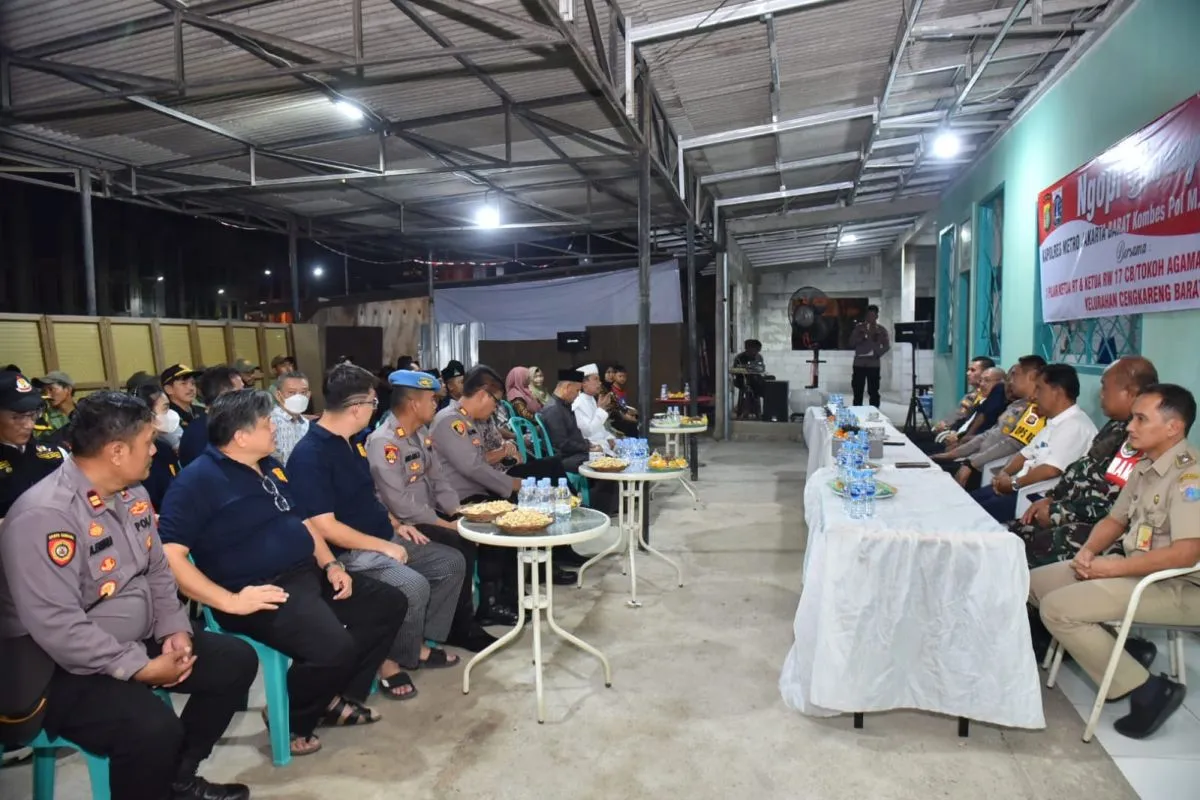 west-jakarta-police-promote-public-order-through-ngopi-bareng