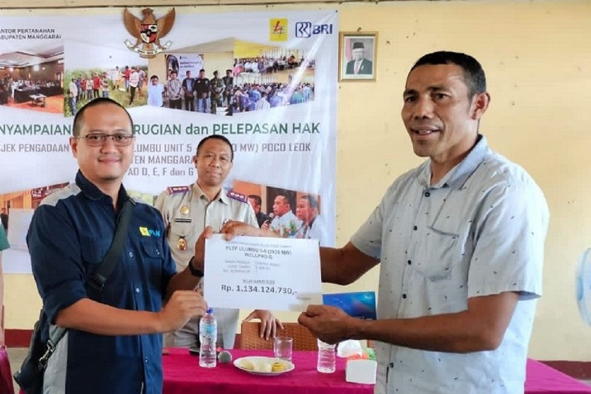 PLN serahkan uang ganti rugi kepada pemilik lahan proyek PLTP Ulumbu 5-6 di Poco Leok