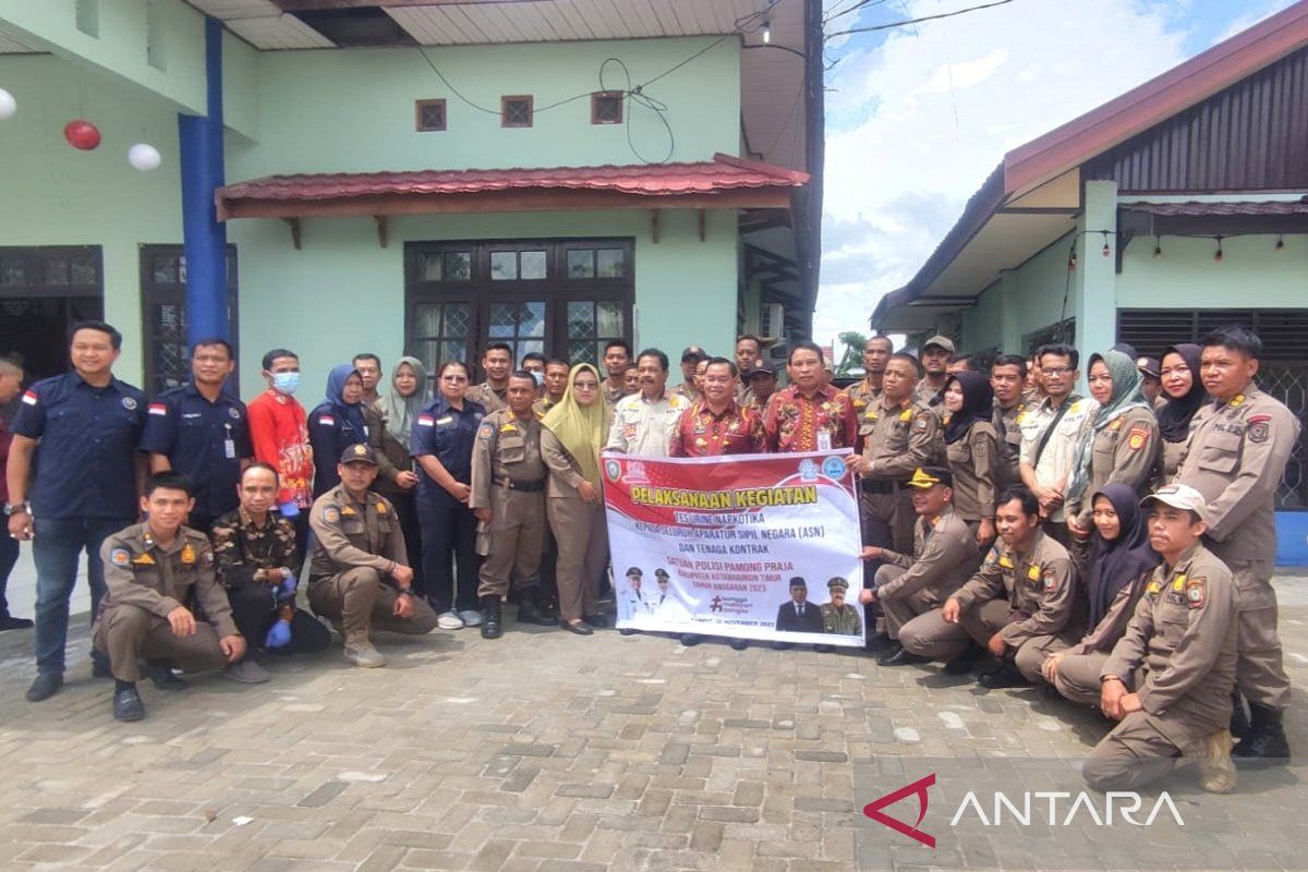 Bupati dan Sekda Kotim ikuti tes urine