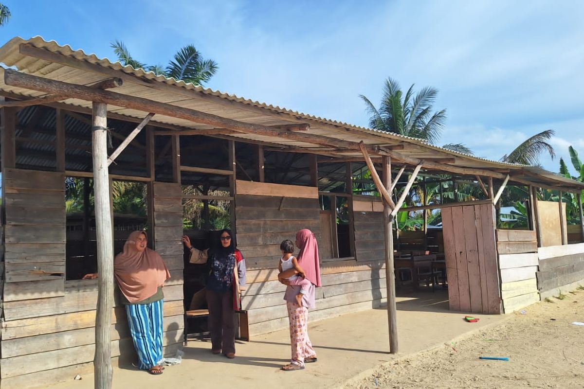 Calon anggota DPRD Kampar prihatin lihat kondisi sekolah mirip kandang kambing