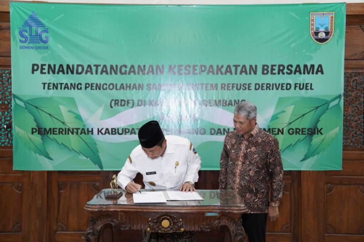 Semen Gresik-Pemkab Rembang teken MoU ubah sampah jadi energi alternatif