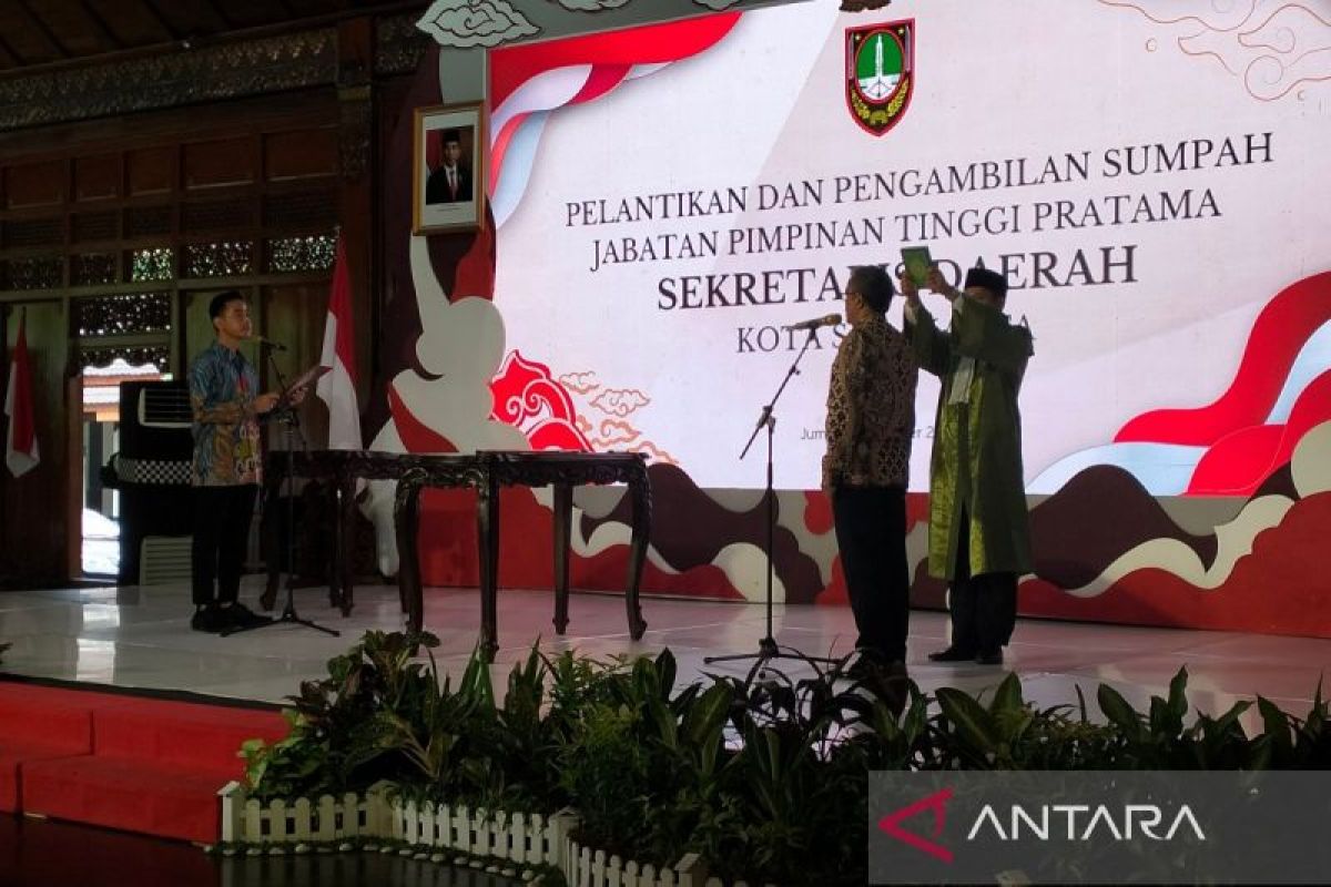 Gibran minta sekda baru pertahankan prestasi  kota