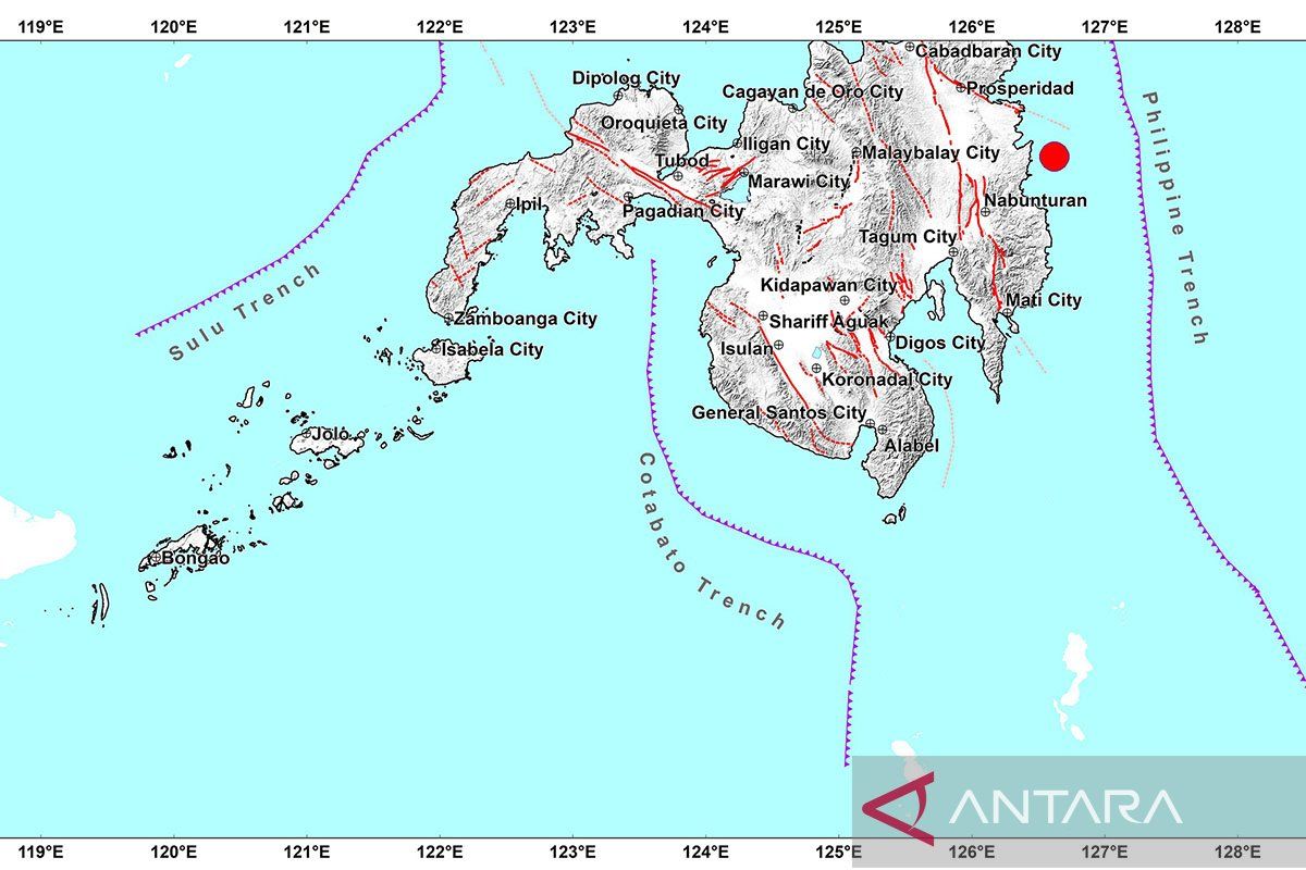 Satu orang tewas setelah gempa magnitudo 7,4 guncang wilayah Filipina selatan