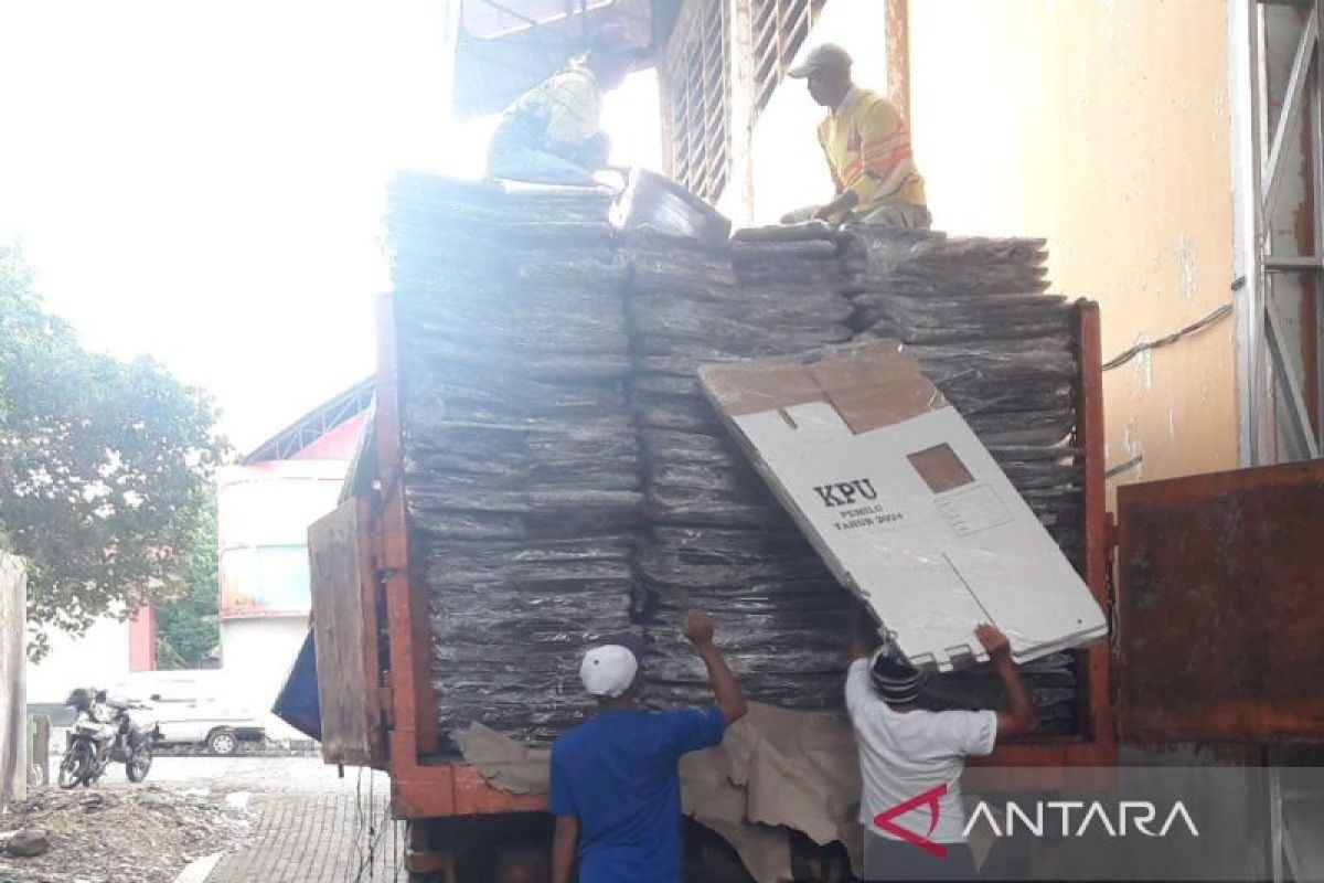 KPU Temanggung menerima 3.200 kotak suara