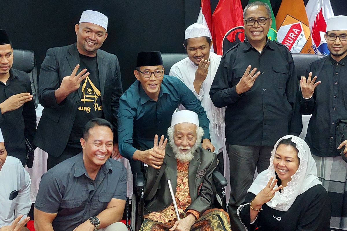 Pimpinan Ponpes Abuya Muhtadi jadi Dewan Penasihat TPN Ganjar-Mahfud