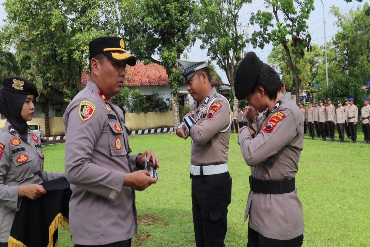 Polres Pemalang bekali anggota dengan buku saku  netralitas