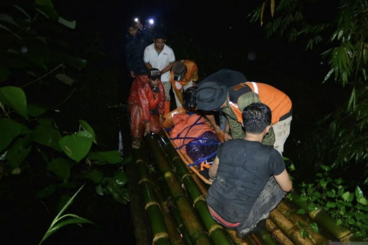 Pendaki harus kedepankan etika saat mendaki gunung api aktif