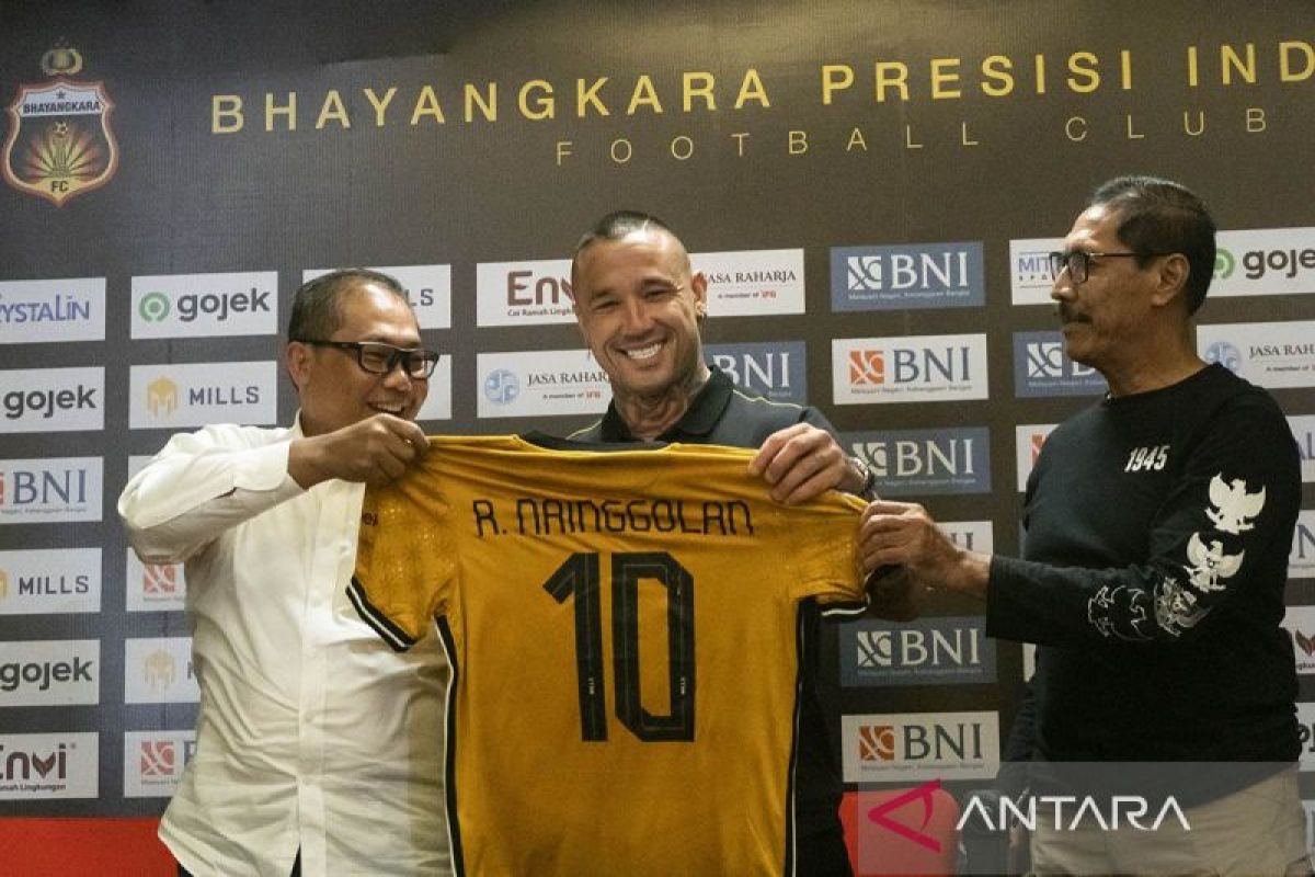 Bhayangkara  kenalkan Radja Nainggolan sebagai pemain baru